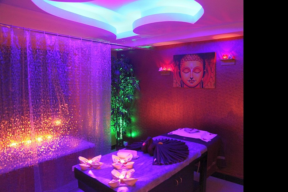 Good massage spa in Halasuru